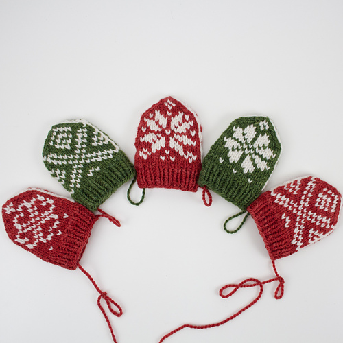 Mini Mitten Garland