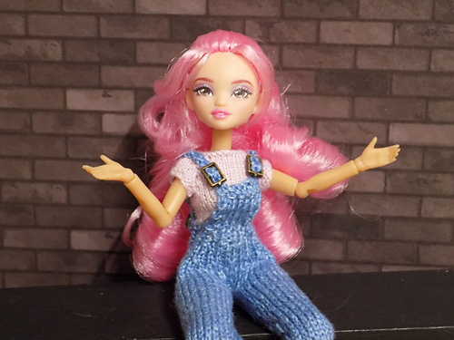 1:18 Dungarees and Top
