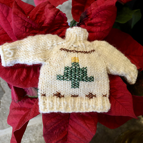 FroggyBug Mini Xmas jumpers photo 3