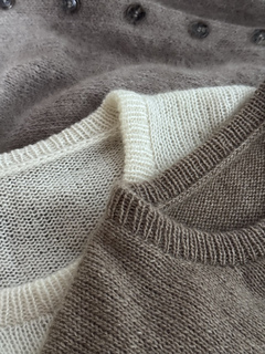 close up (front to back): 
CARDIFF CASHMERE Small, 
CARDIFF CASHMERE Prime (2 strands)
local angora