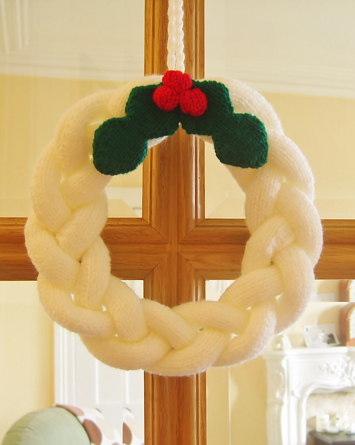Ravelry Simple Christmas Wreath pattern by Knitting by Post