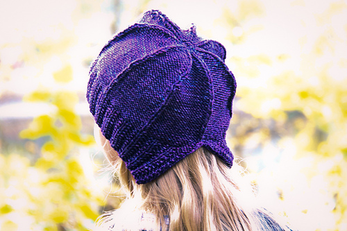 Ravelry: Slaunter Hat pattern by Jennifer Dassau