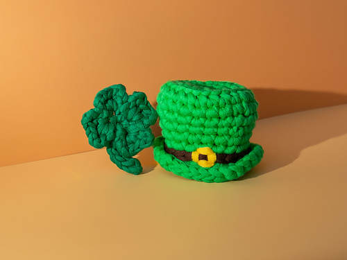 Itty Bitty St. Paddy's Day Hat & Clover