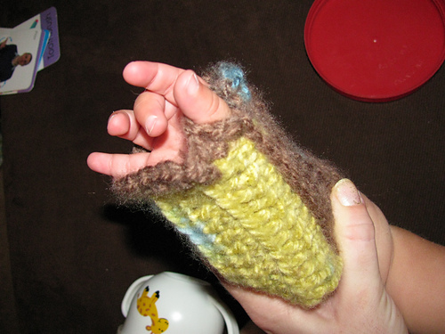 Casual Hat & Mitties photo 2