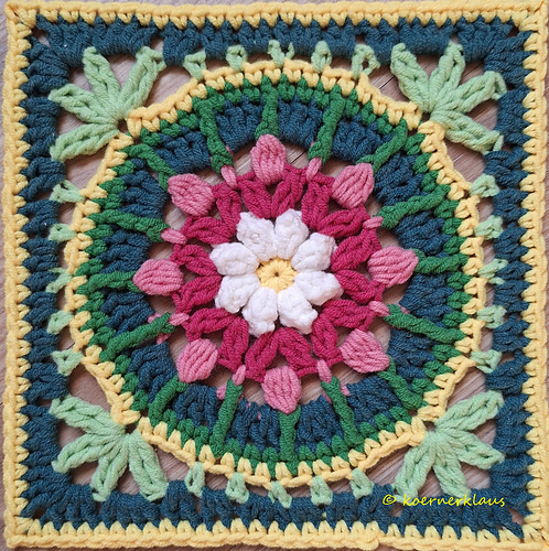 Ravelry: Mina pattern by Diana Krenz