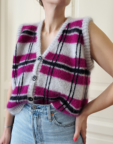 Ravelry: Ceallaigh Vest pattern by kolibri by johanna