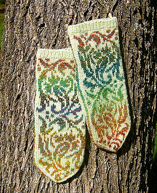 Ravelry Forest Fairytale Mittens pattern by Natalia Moreva