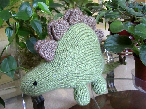 Knitted Stegosaurus photo 2