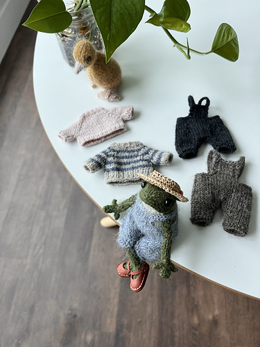 Overalls for frosk - Ahyoun Lee