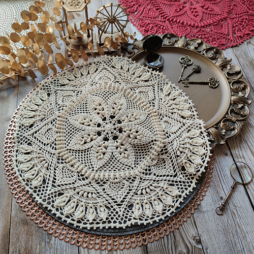 Ravelry Gloria pattern by Elena Bojkova