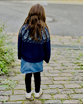 Marie is 4 yrs old, wearing size 4/6 yrs