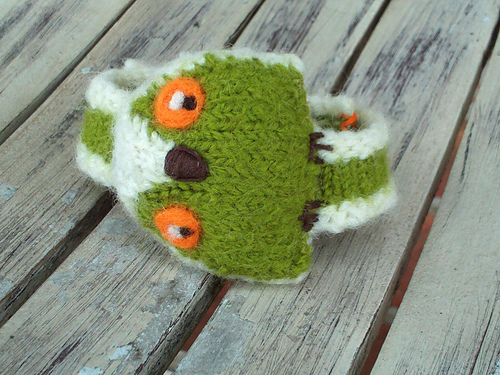 Felted Owl Pincushion Wristband photo 5