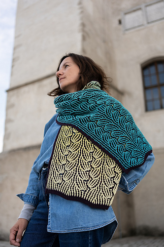 Drifting Leaves Scarf