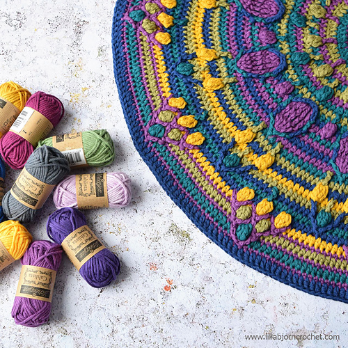 Peacock Tail Mandala - Tatsiana