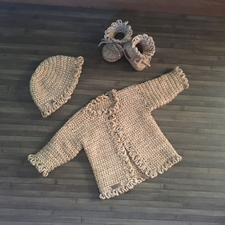 Matching Renee Loveknot set Newborn - 10 Years available as a separate pattern
