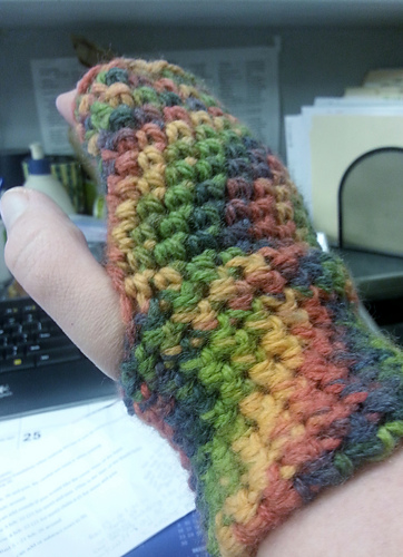 Simple Fingerless Mitts photo 1