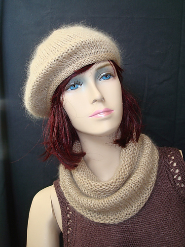 Cables & Knots Gloves & Cowl photo 7