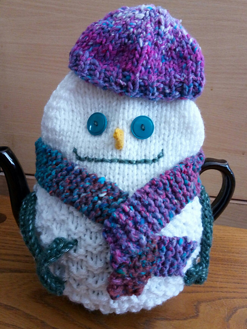 Snowman Tea Cozy from Christmas Tea Cozies by Loraine Birchall Snowman Tea Cozy from Christmas Tea Cozies by Loraine Birchall