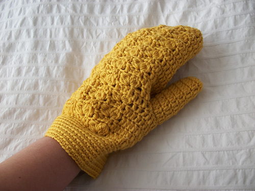 Arles Patterned Mittens photo 4