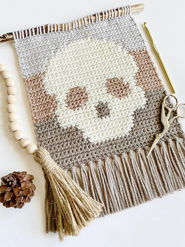 The Simple Skull Wall Hanging
