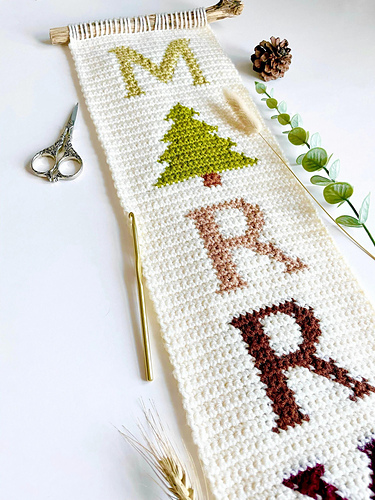 The Merry and Bright Wall Hanging