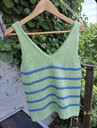 Ravelry: Two Evenings Top pattern by loveknit.nl