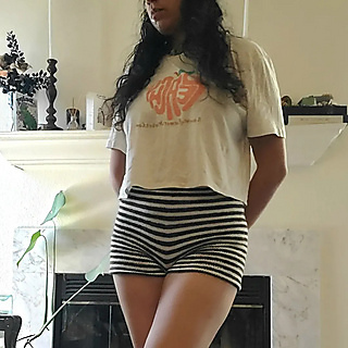 Knit to 88cm waist and 102cm hip measurements