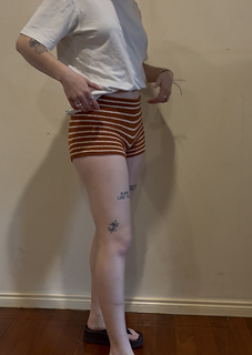 Knit to 74cm waist and 94cm hip measurements