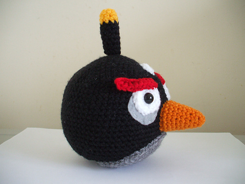 Vrede fugler – Svart fugl - Adorable Amigurumi
