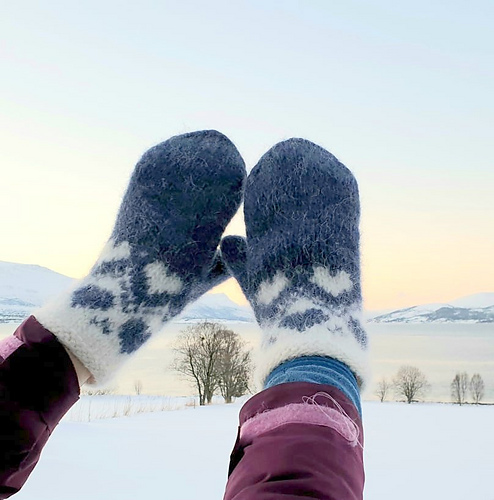 Tova Desemberhjerter / December Hearts votter - MaBe