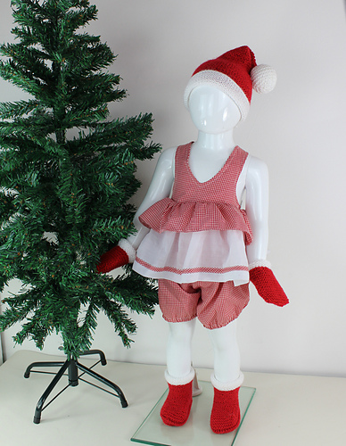 Ravelry: Toddler Santa Hat, Boots and Mittens pattern by Christine Grant