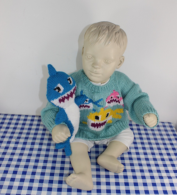 sweater baby shark