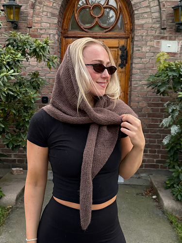 Ravelry: Victoria Shawl pattern by MÁIRE by Maria