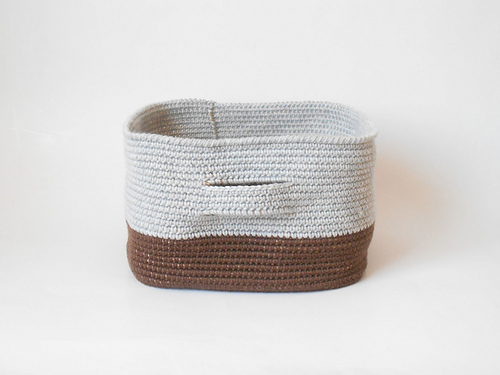 Bicolor basket photo 2