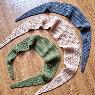The pattern provides lots of easy options for adjusting the size to your liking or the yardage you have available.