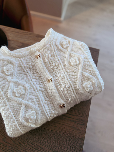 Petalia cardigan