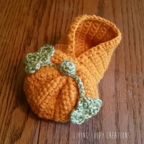 Ravelry: Halloween Pumpkins Baby Booties pattern by Kittying Ying