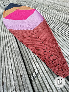 Ravelry: mamafietje's Origami Shawl