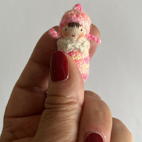 gehäkeltes wiegenpüppchen
