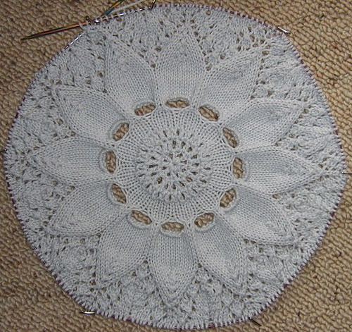 Modified Extended Hemlock Ring Tablecloth photo 6