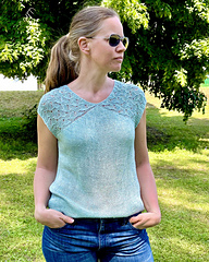 Modell: str 3 med 10 cm bevegelsesvidde; Garn: Pure Silk håndfarget av By Kiilerich i fargen Salvie; 