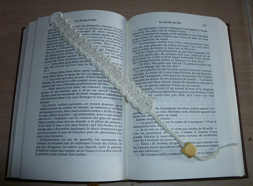 Crocheted Shell Bookmark photo 10