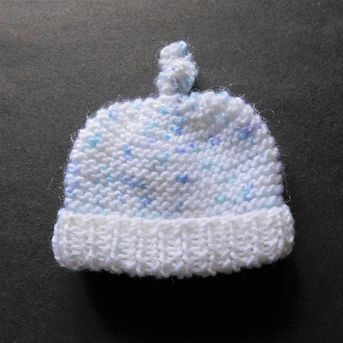 Ravelry Easy Garter Stitch Baby Hat pattern by marianna mel