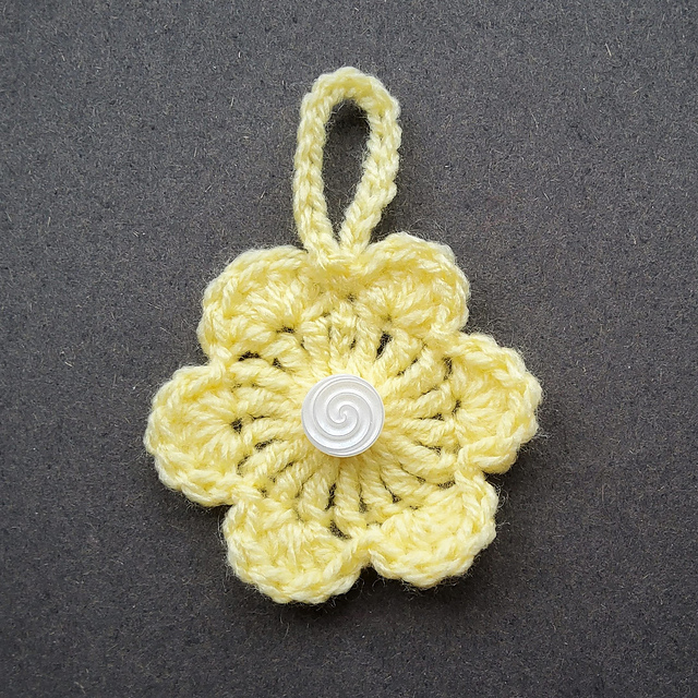 Ravelry Super Quick Crochet Flowers pattern by marianna mel