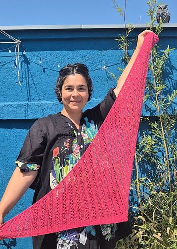 Ravelry: Ciklama Shawlette pattern by Marija Korać
