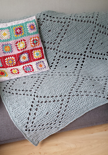 Diamond filet blanket photo 4