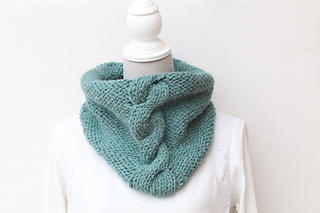 Ravelry: matemo's One Cable Cowl