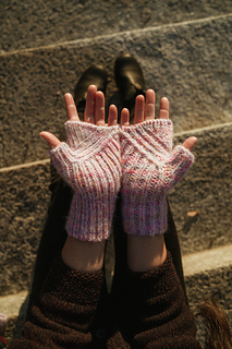 Aran weight:
Left - ribbing
Right - half brioche