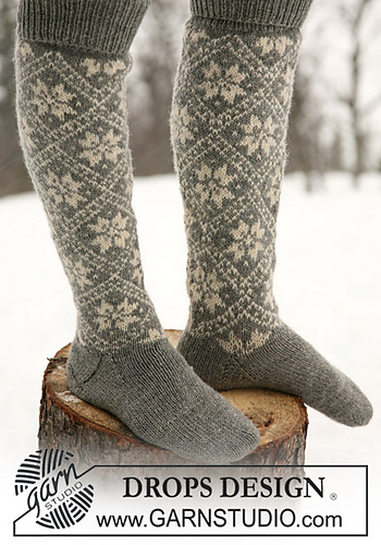 32-4 Sweater/Jacket, Head band and socks. photo 3