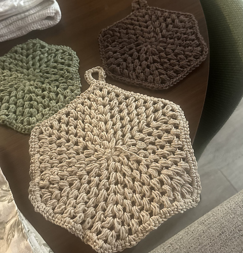 Hexagon Puff Hot pad